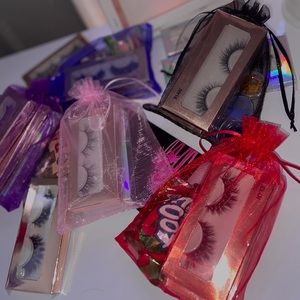 Lashes Free Packaging